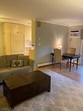 320 South St-Unit -D in Morristown, NJ - Building Photo - Building Photo