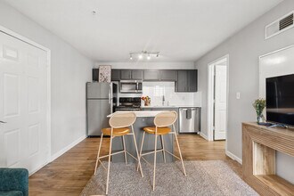 8054 Exchange Dr in Austin, TX - Building Photo - Building Photo