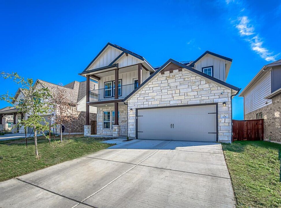 124 Camella St in Liberty Hill, TX - Building Photo