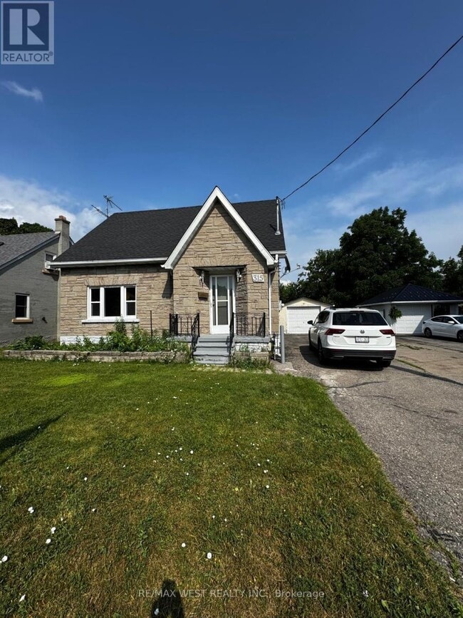 property at 315 Ottawa St S