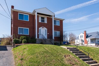 2739 W North Bend Rd-Unit -UNIT 4 in Cincinnati, OH - Building Photo - Building Photo