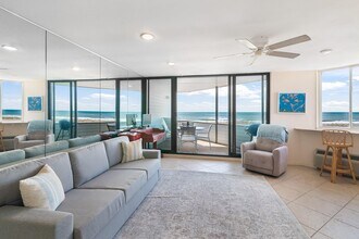 265 Dune Rd in Southampton, NY - Building Photo - Building Photo