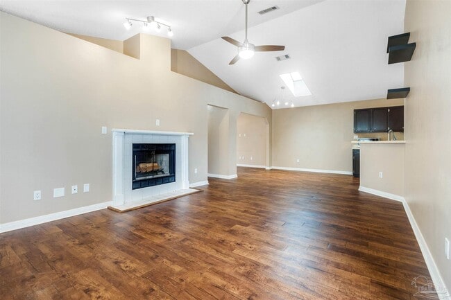 2060 Cambridge Cir in Pensacola, FL - Building Photo - Building Photo