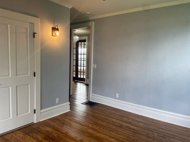 property at 1564 2nd Ave SE