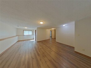 1407 Primrose Ln in Shakopee, MN - Building Photo - Building Photo