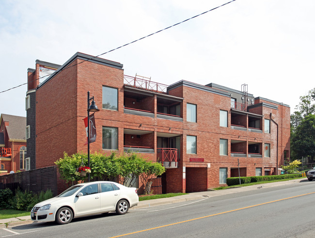 Trinity Manor in Uxbridge, ON - Building Photo - Building Photo