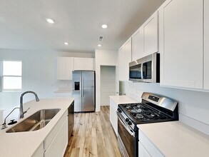 758 Felix Dr, Unit 1 in Danville, IN - Foto de edificio - Building Photo