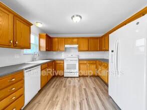 6357 Blue Ridge Blvd in Raytown, MO - Foto de edificio - Building Photo