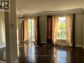 525 Novo Star Dr in Mississauga, ON - Building Photo - Building Photo