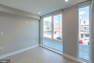 6604 Ridge Ave, Unit 206 in Philadelphia, PA - Building Photo - Building Photo