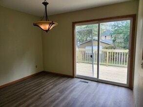 301 King St in Stoughton, WI - Foto de edificio - Building Photo