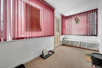 42 Williams Ave in Spring Valley, NY - Foto de edificio - Building Photo