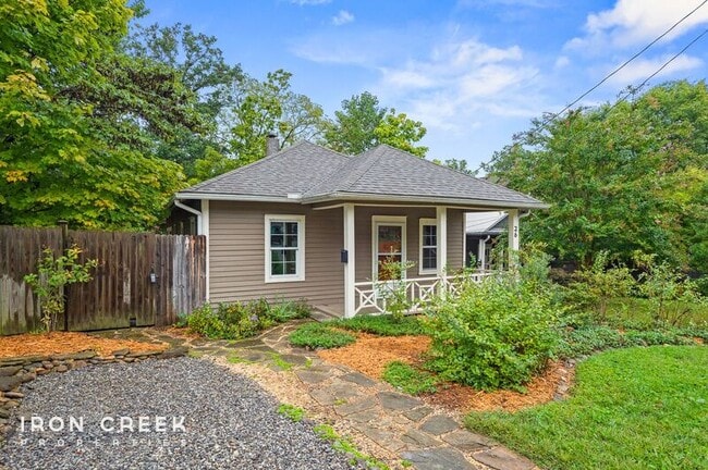 26 Murdock Ave in Asheville, NC - Building Photo - Building Photo