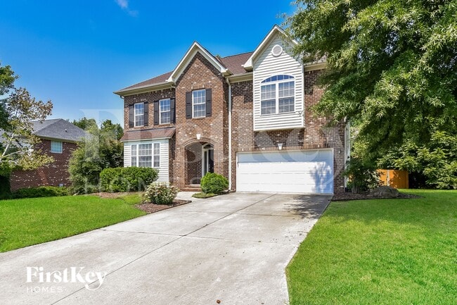 6383 Clubside Dr in Whitsett, NC - Foto de edificio - Building Photo