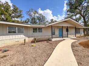 2093 Kuehler Ave in New Braunfels, TX - Building Photo - Building Photo