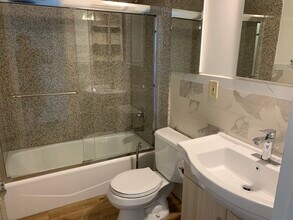 3567 Farm Hill Blvd in Redwood City, CA - Building Photo - Building Photo