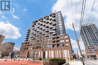 270-270 Dufferin St in Toronto, ON - Building Photo - Building Photo