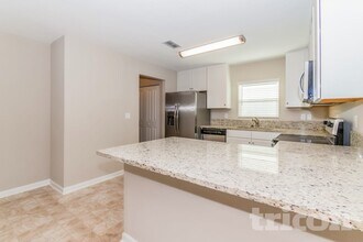 2012 James Wilson Wy in Jacksonville, FL - Foto de edificio - Building Photo