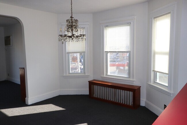 8 Irma Ave in Watertown, MA - Building Photo - Building Photo