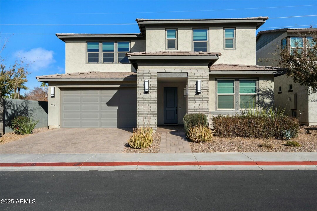 1288 E Derringer Way in Chandler, AZ - Building Photo