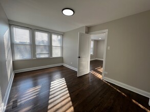 2652 N Springfield Ave, Unit 1 in Chicago, IL - Building Photo - Building Photo