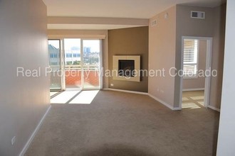 4875 S Monaco St-Unit -406 in Denver, CO - Foto de edificio - Building Photo