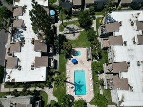 Colony Ridge Apartments in Fontana, CA - Foto de edificio - Building Photo