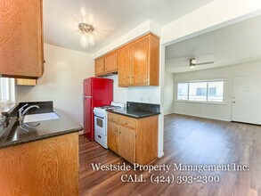 134 Chautauqua Blvd in Pacific Palisades, CA - Building Photo - Building Photo