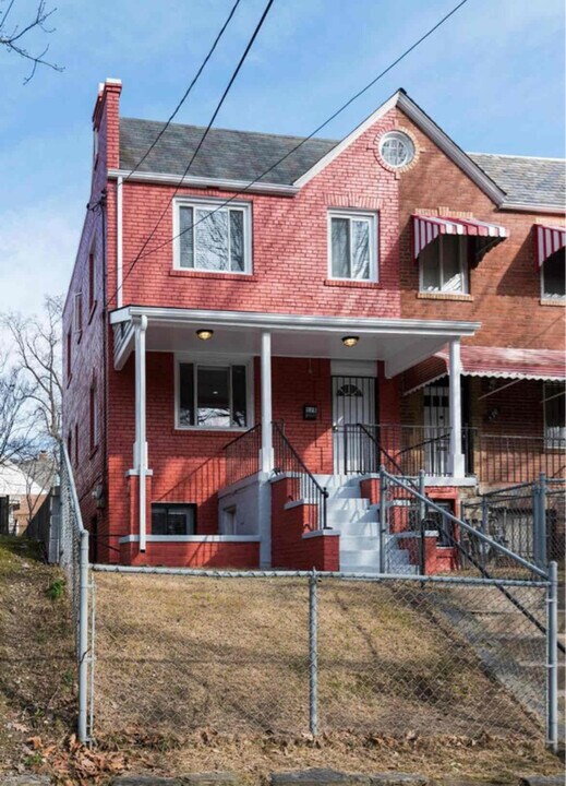 528 Oakwood St SE in Washington, DC - Building Photo