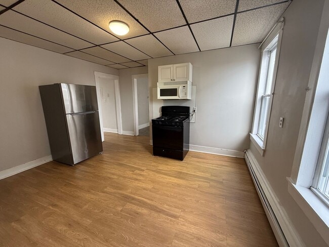 72 Broadway in Methuen, MA - Building Photo - Building Photo