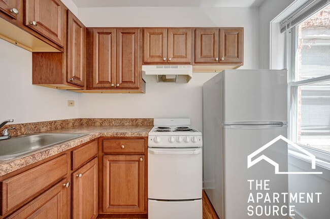 1851 N Humboldt Blvd, Unit 202