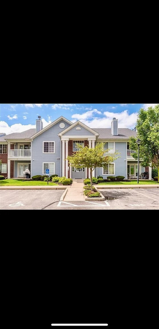 property at 3129 Crestmont Ln