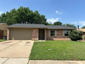 7213 Chatham Rd in North Richland Hills, TX - Building Photo