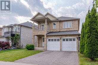 243 Zokol Dr in Aurora, ON - Building Photo - Building Photo