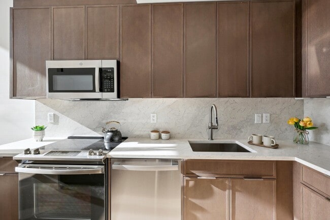 property at 14 Lincoln Pl