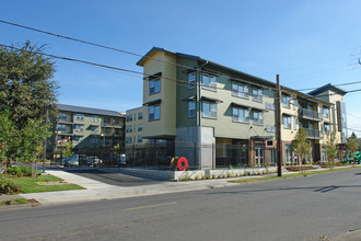 Humboldt Gardens in Portland, OR - Building Photo - Building Photo