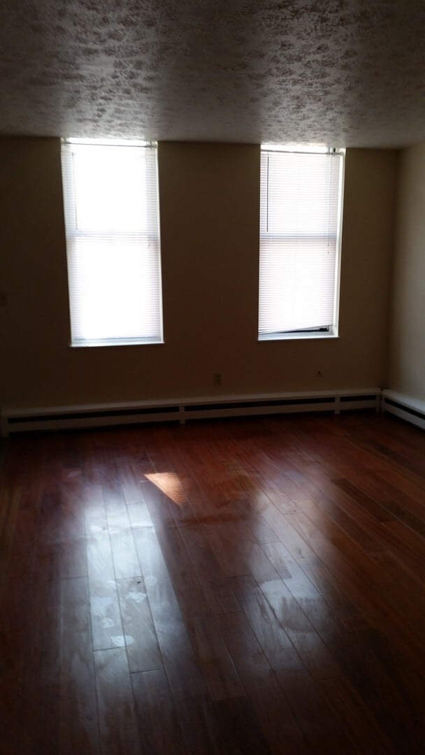 557 Boal St in Cincinnati, OH - Building Photo - Building Photo