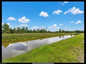 184 Yager Cir in Ft. Myers, FL - Building Photo - Building Photo