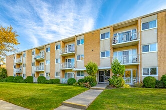 124 Tupper Crescent in Kitchener, ON - Building Photo - Building Photo