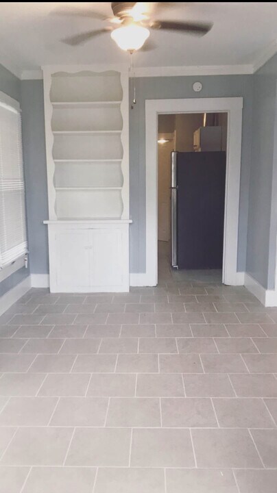 2325 Spain St in Baton Rouge, LA - Foto de edificio