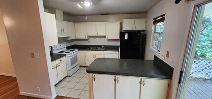 927 Hawthorne St in Tallahassee, FL - Building Photo - Building Photo