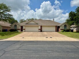 501 Chapel Trail Cir in Waco, TX - Building Photo