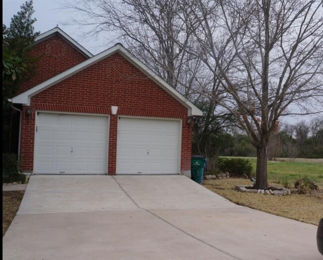 105 W Oxford Dr in Pflugerville, TX - Building Photo - Building Photo