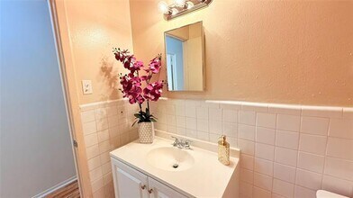 1560 Danube Dr in Dallas, TX - Foto de edificio - Building Photo