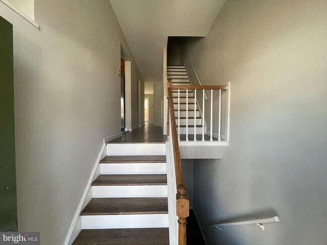 property at 9817 Rainleaf Ct