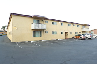 Cambridge Apartments in Chula Vista, CA - Building Photo - Building Photo