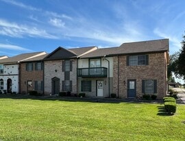 3527 Helena Ave in Nederland, TX - Building Photo