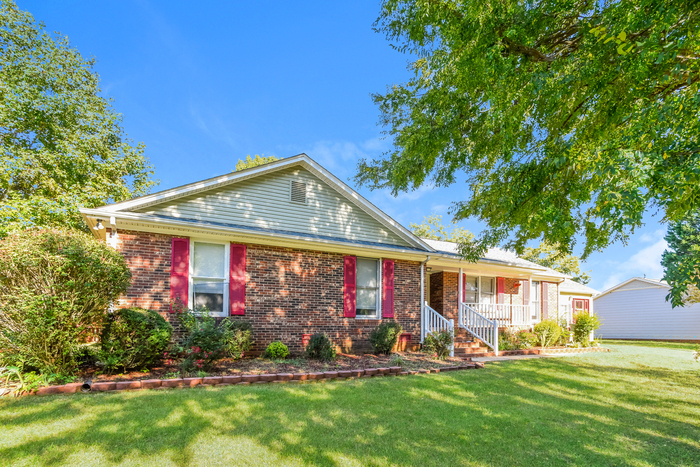 1524 Pine Creek Rd in Gastonia, NC - Building Photo
