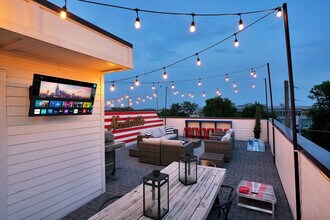 2716 Delaware Ave in Nashville, TN - Building Photo - Building Photo