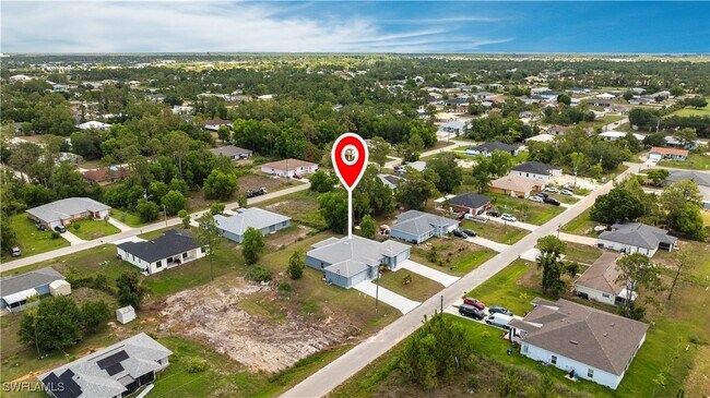 4723 30th St SW in Lehigh Acres, FL - Foto de edificio - Building Photo